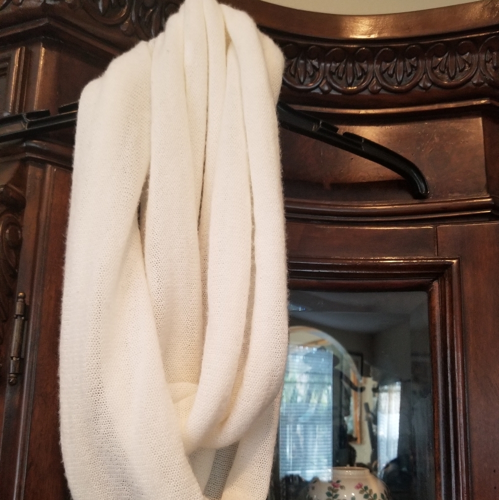Scarf - Picture 5 of 5